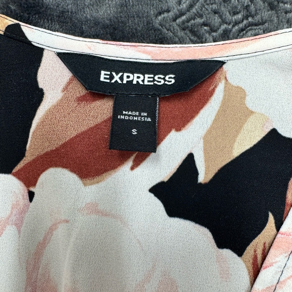 Express Black Floral Wrap Blouse with Puff Sleeves – Size S - Picture 4 of 9